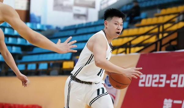 开云入口-包含今晚体能课后;北京首钢复出首秀备战NBA总决赛;信心回归;球队文化再被提及的词条