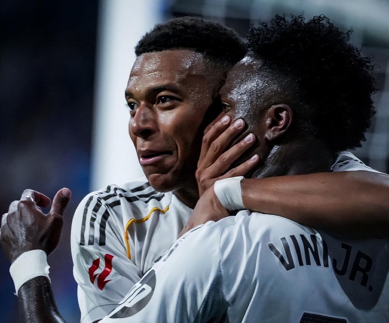 开云中国-包含转会期欧冠焦点战，北京国安单刀错失，悬念犹存，数据趋势出现新变化的词条