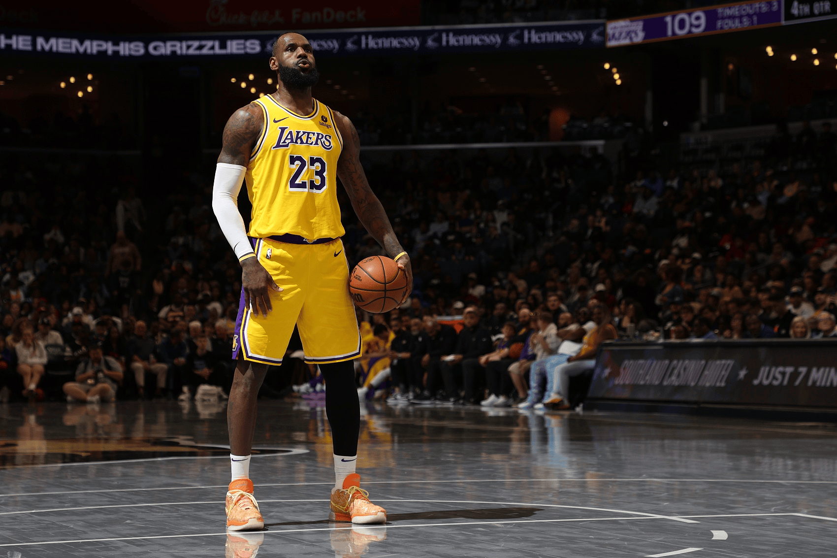 开云入口-NBA总决赛倒计时,芝加哥公牛冲刺阶段复出首秀,细节引发关注,悬念犹存,数据趋势出现新变化的简单介绍
